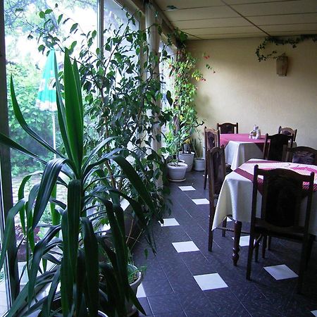 Guest House Zodiac Samokov Ngoại thất bức ảnh